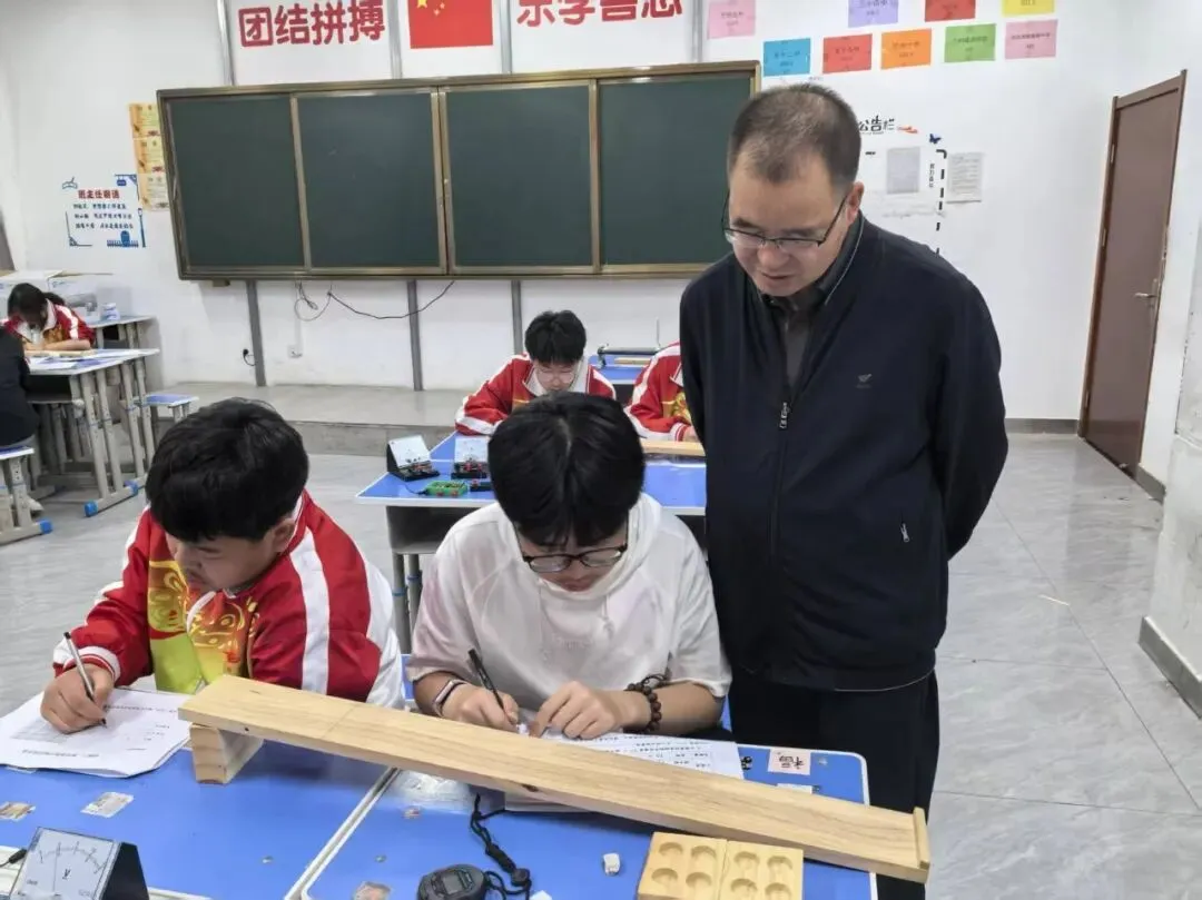 以练促考强技能 凝心备战筑根基——成功中考二校开展理化生实验备考专项训练 第2张