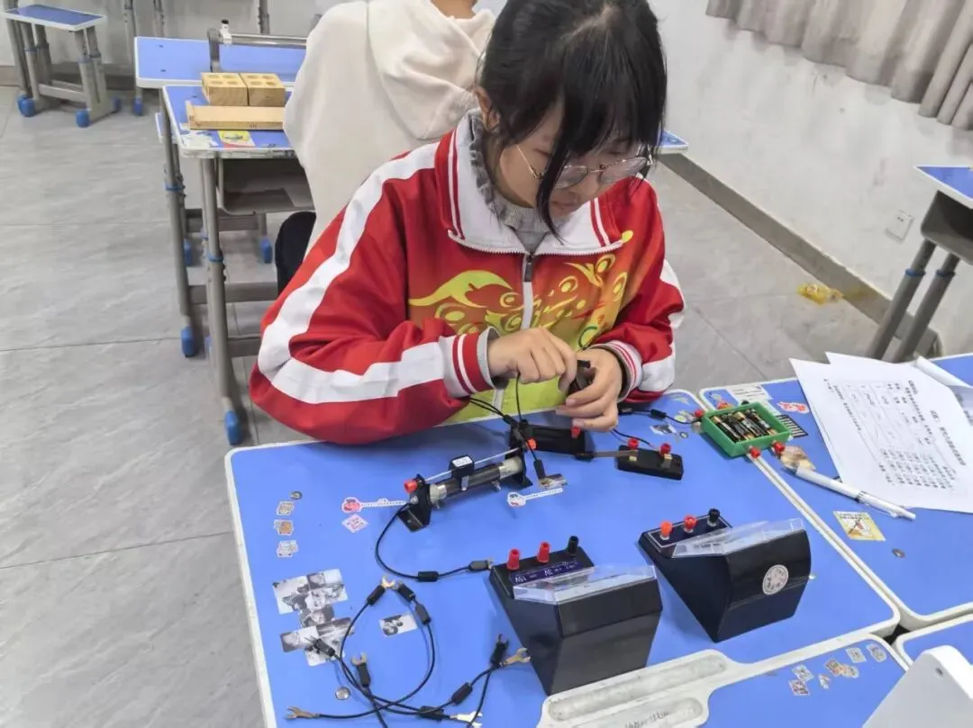 以练促考强技能 凝心备战筑根基——成功中考二校开展理化生实验备考专项训练 第4张
