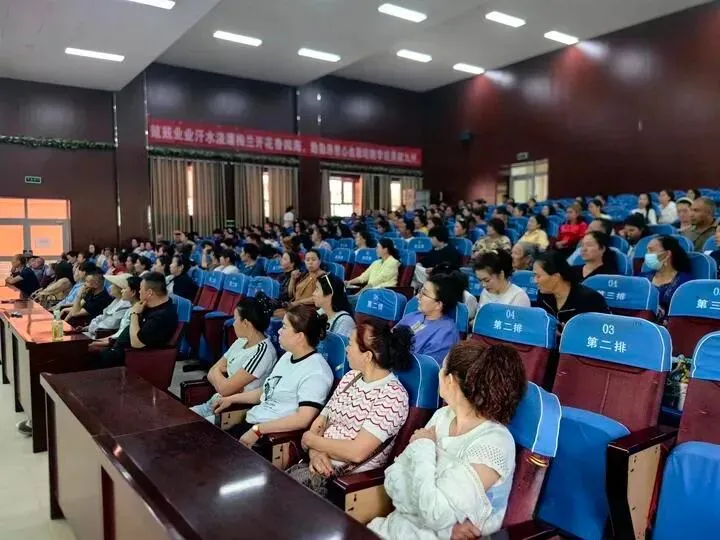 家教润心促成长 家校同行助中考 —— 轮台县第二中学开展九年级家庭教育心理健康辅导活动 第7张