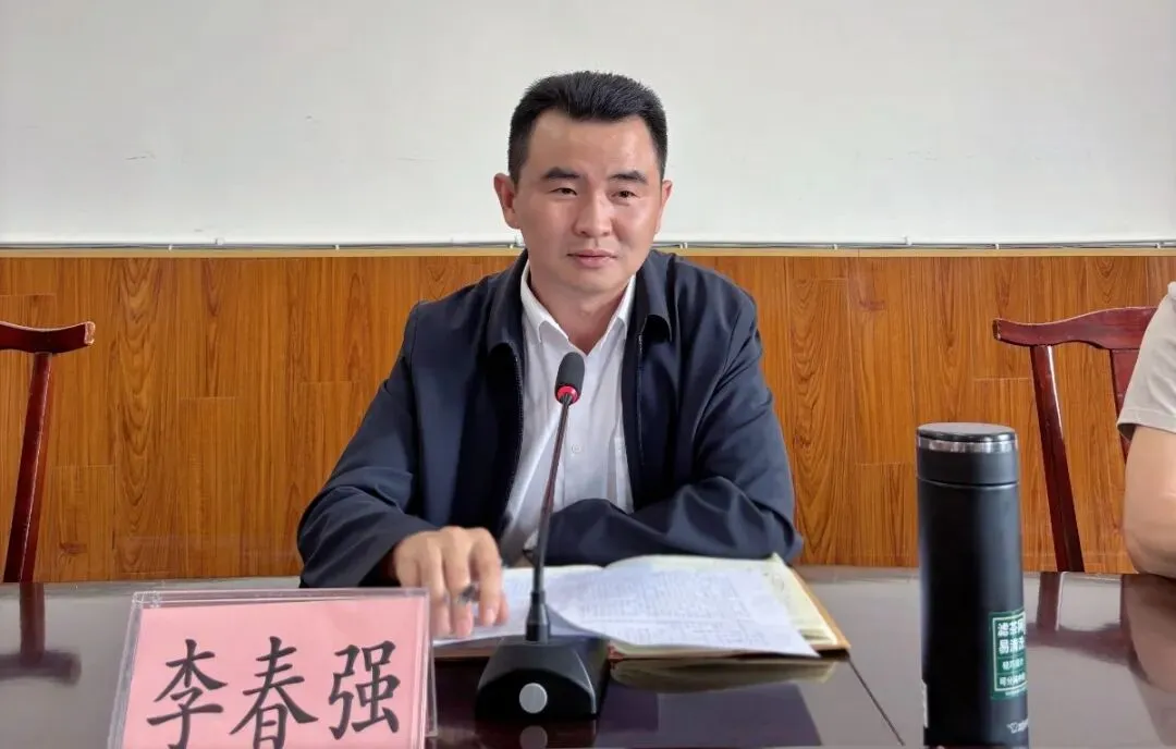 同心备战中考路 笃行实干创佳绩——西充县双凤中学召开初2026届毕业班教学研讨会 第7张