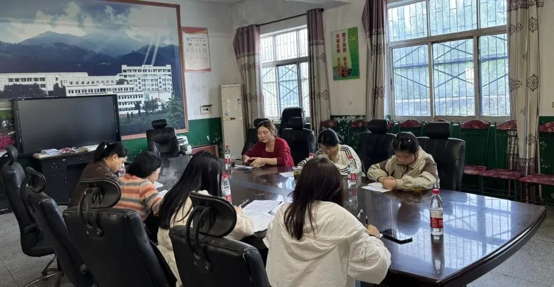 精准备考提质效 凝心聚力战中考——麻城市第四初级中学召开2026年复习备考会 第14张