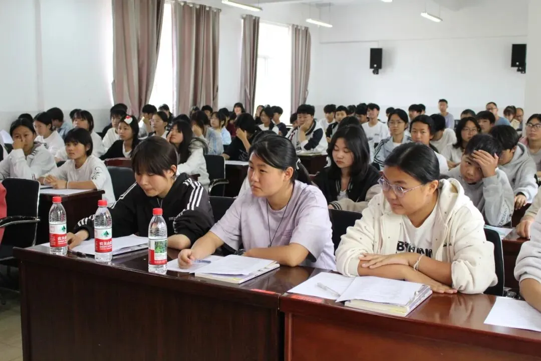 示范引领进课堂,精准赋能助中考——昆明师专附中赴乌龙镇中心学校开展备考赋能活动(二) 第11张