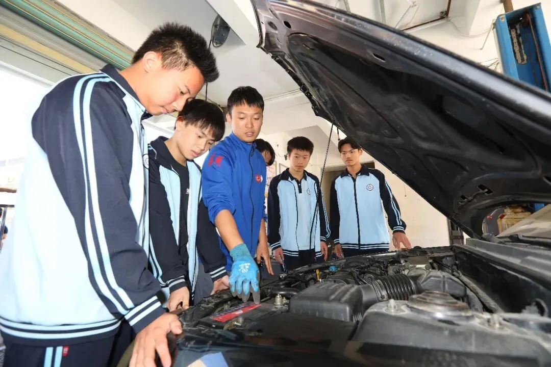 2026中考招生政宣会丨惠州市西湖技工学校:藏在象头山下的“工匠摇篮”! 第8张