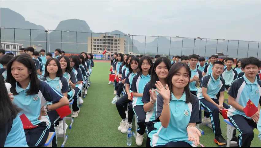 小铭智航助力封开县莲都镇中学中考誓师大会:科技赋能,点燃青春,共赴荣光 第10张