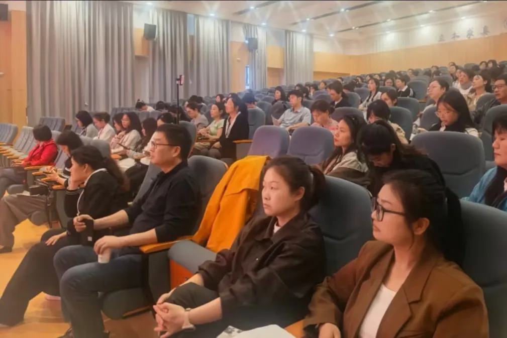 共读共研展讲题风采,真问真行促中考增效 ——天元区初中语文讲题比赛在隆兴中学举行 第32张