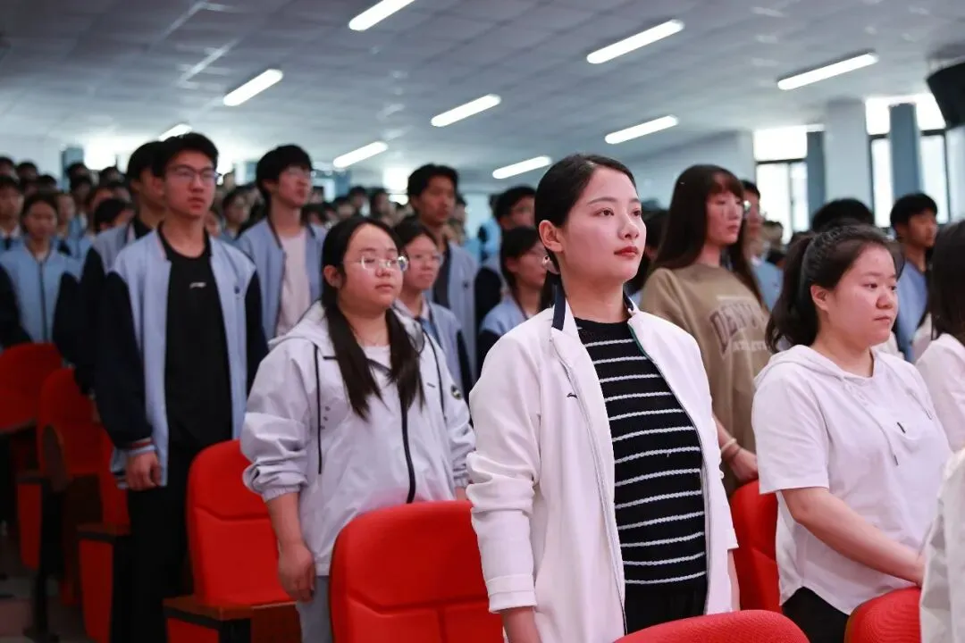 奋战冲刺迎中考 踔厉奋发铸辉煌——南阳市第二十完全学校初中部 2026 届九年级冲刺动员大会圆满举行 第10张