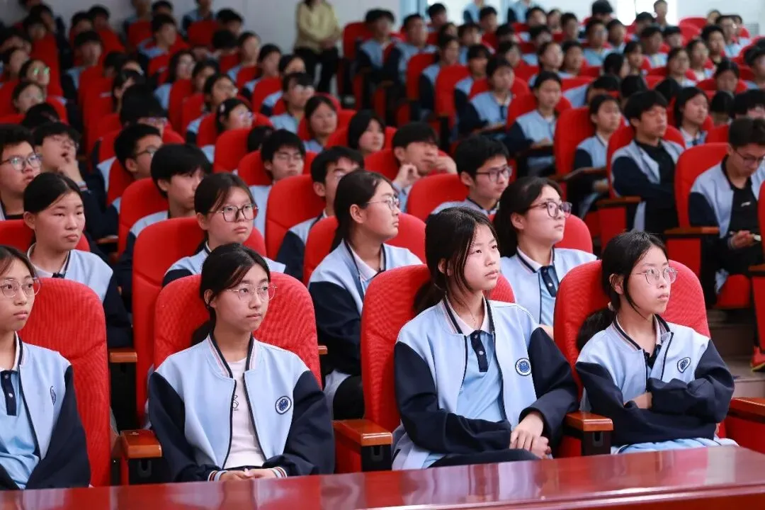 奋战冲刺迎中考 踔厉奋发铸辉煌——南阳市第二十完全学校初中部 2026 届九年级冲刺动员大会圆满举行 第15张