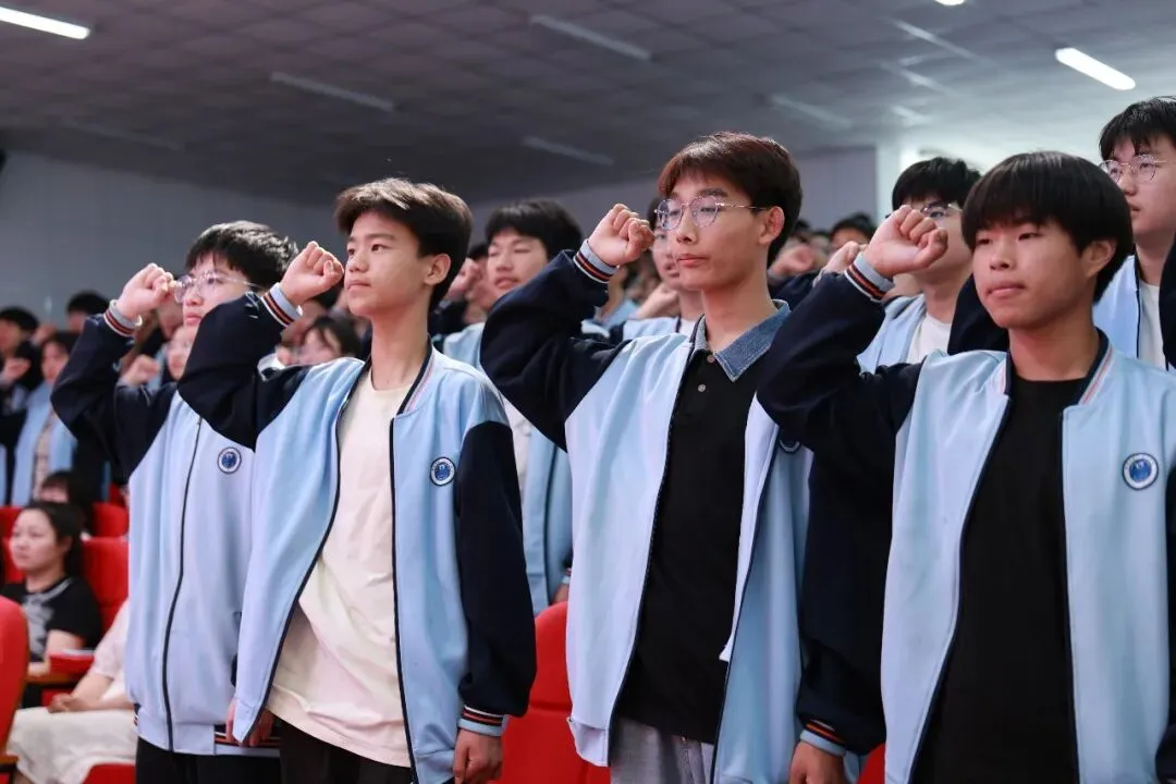 奋战冲刺迎中考 踔厉奋发铸辉煌——南阳市第二十完全学校初中部 2026 届九年级冲刺动员大会圆满举行 第31张