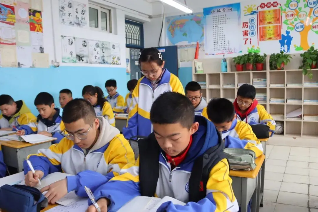 强化实验操作,全力备战中考——成功初三学子实验操作训练纪实 第19张