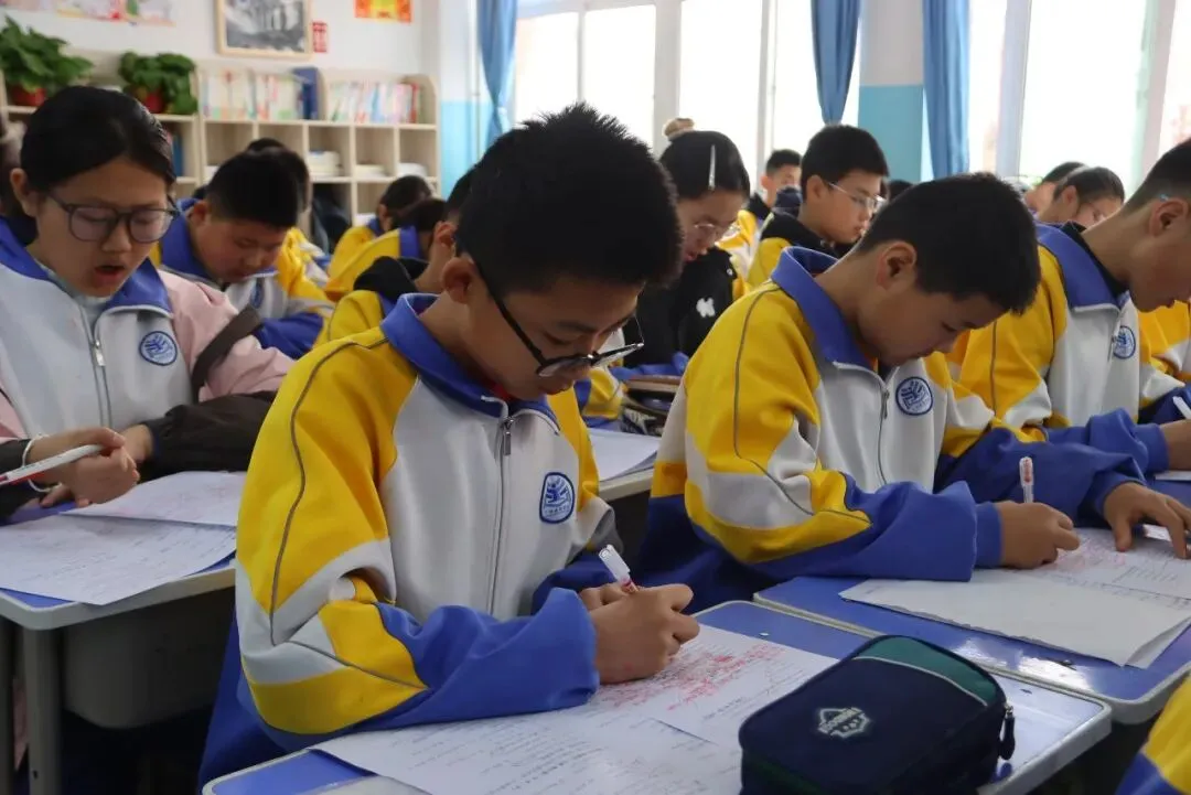 强化实验操作,全力备战中考——成功初三学子实验操作训练纪实 第25张