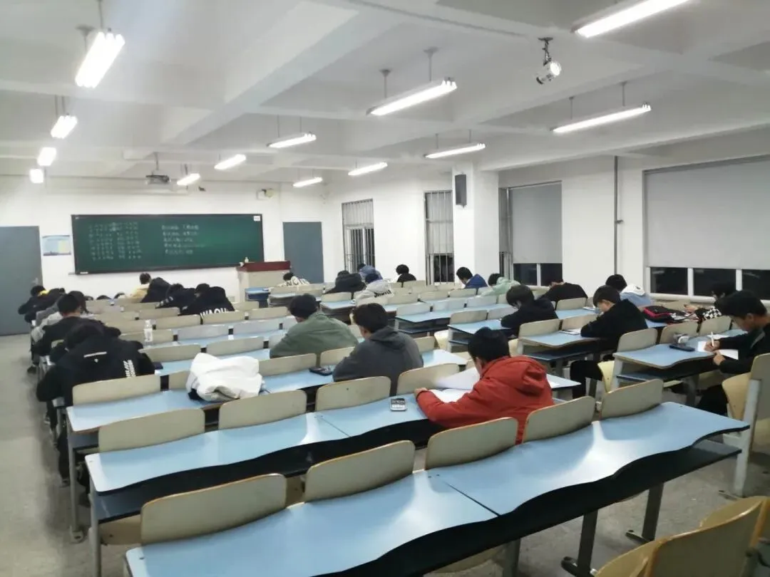 【才苑视点】我院进行2020级队工程化学模拟考试 第11张