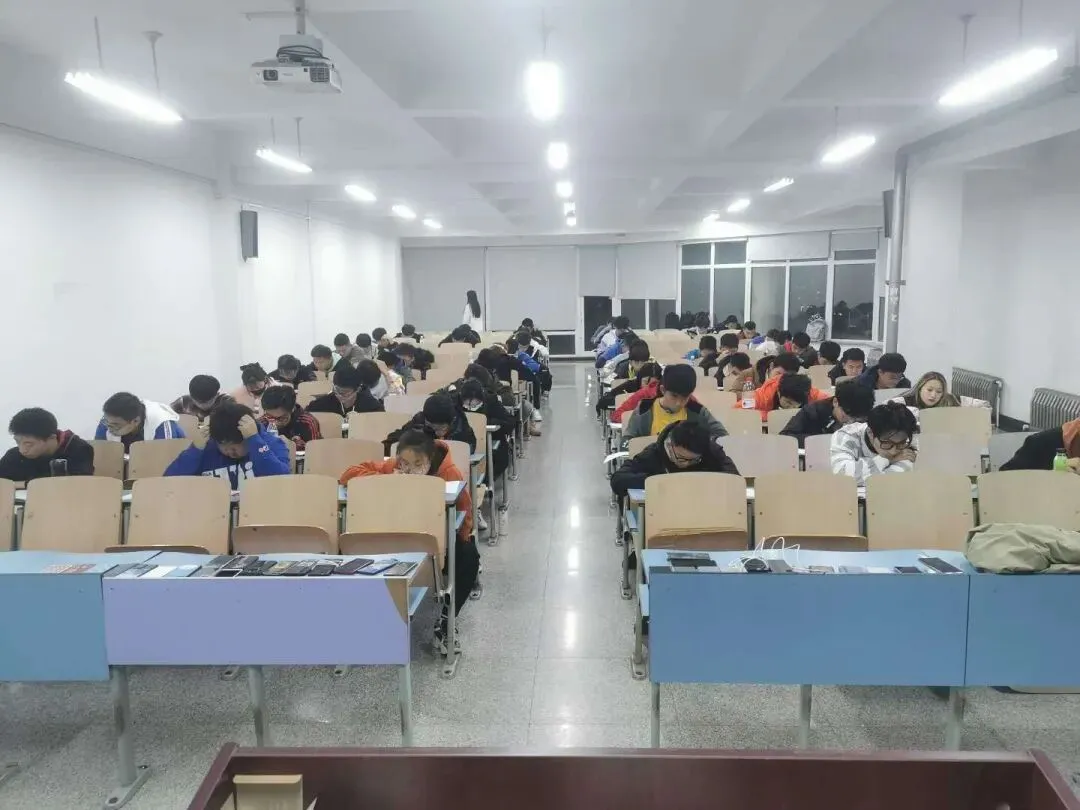 【才苑视点】我院进行2020级队工程化学模拟考试 第15张