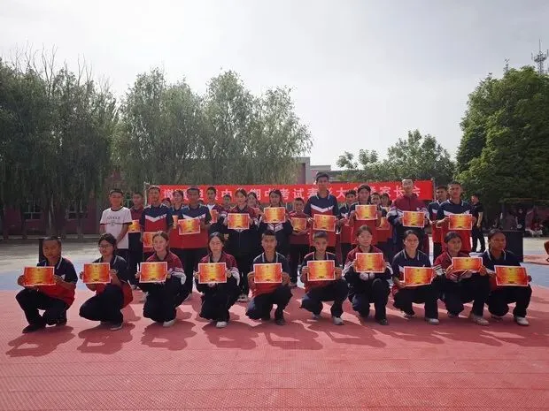 凝心聚力·冲刺中考|库车市墩阔坦镇中学中考冲刺家长会圆满落幕 第35张