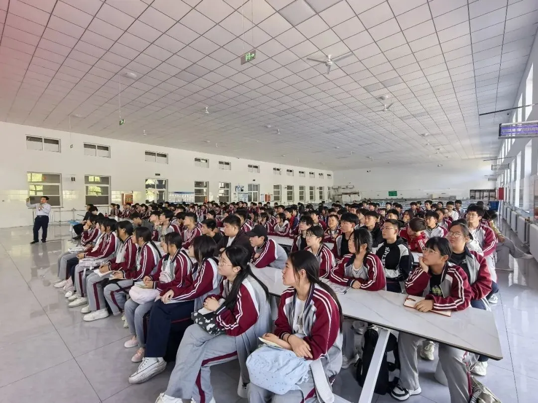 燃动青春 决胜中考——魅力教育集团总校长曾军良中考励志报告会在世恩中学圆满举行 第9张