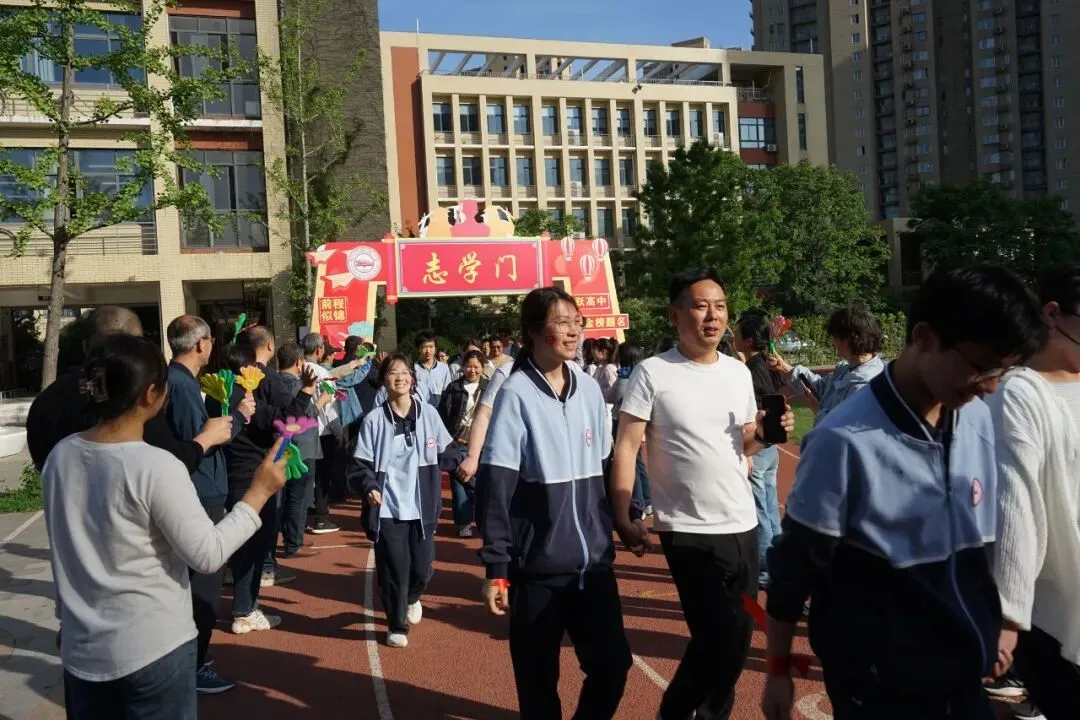 七彩·厂中 ▏青春无悔凌云志 决胜中考谱华章——浦厂中学初三年级举办“志学礼”活动 第11张