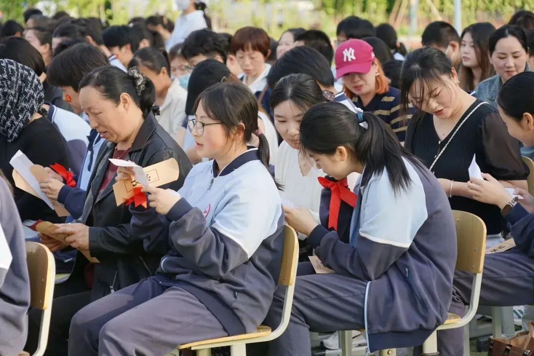 七彩·厂中 ▏青春无悔凌云志 决胜中考谱华章——浦厂中学初三年级举办“志学礼”活动 第34张