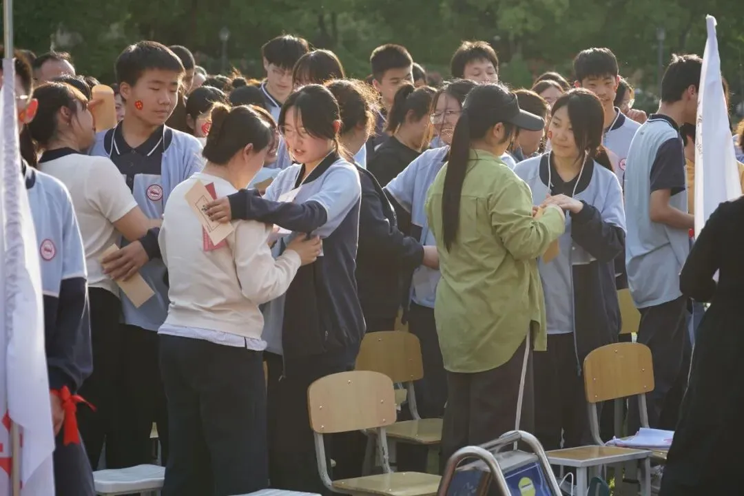 七彩·厂中 ▏青春无悔凌云志 决胜中考谱华章——浦厂中学初三年级举办“志学礼”活动 第35张