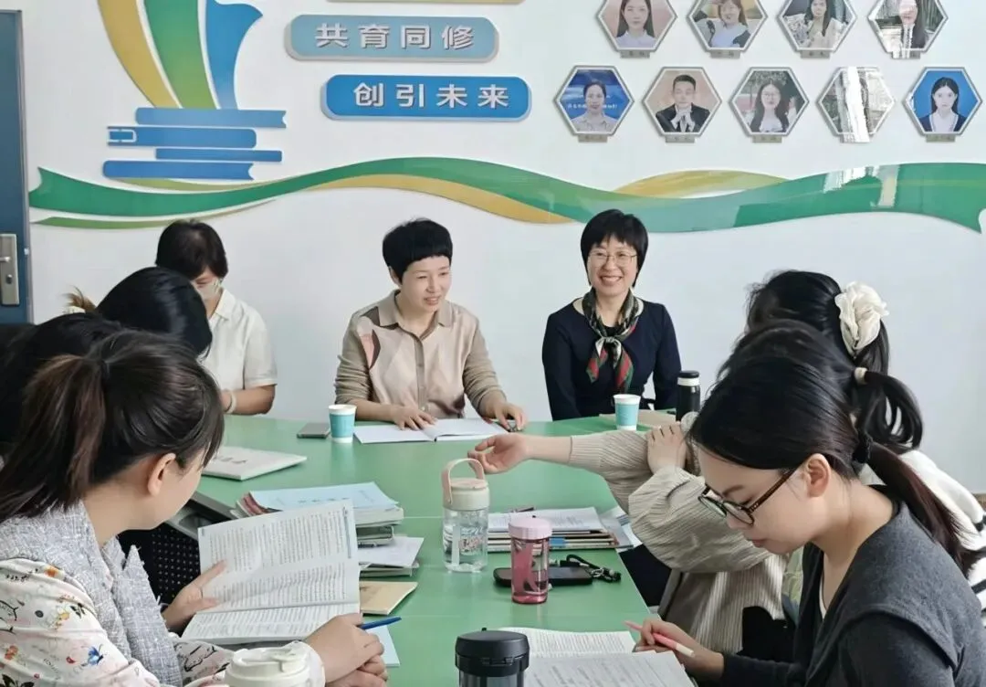 精准把脉二轮复习 深耕课堂赋能中考—— 刘婉初中语文名师工作室特邀市教研员王哲老师莅临指导教研活动 第1张