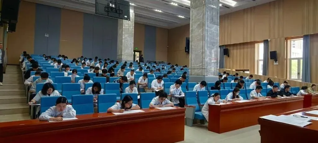 学院快讯|2023级规培学员第二轮结业模拟考试 第1张