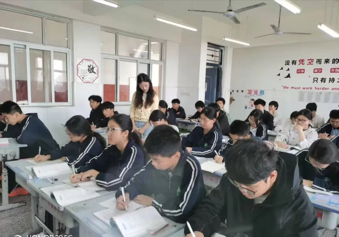 精准送教助中考 深耕教研促均衡——安阳市第六中学名师工作室开展送教下乡活动 第4张 精准送教助中考 深耕教研促均衡——安阳市第六中学名师工作室开展送教下乡活动 第4张