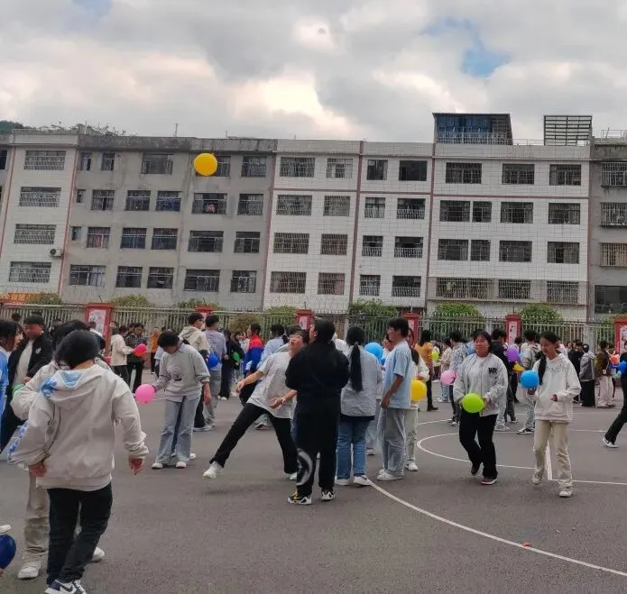 减压赋能 助力中考||工作室成员王玲老师到威信县民族中学送教活动 第40张 减压赋能 助力中考||工作室成员王玲老师到威信县民族中学送教活动 第40张