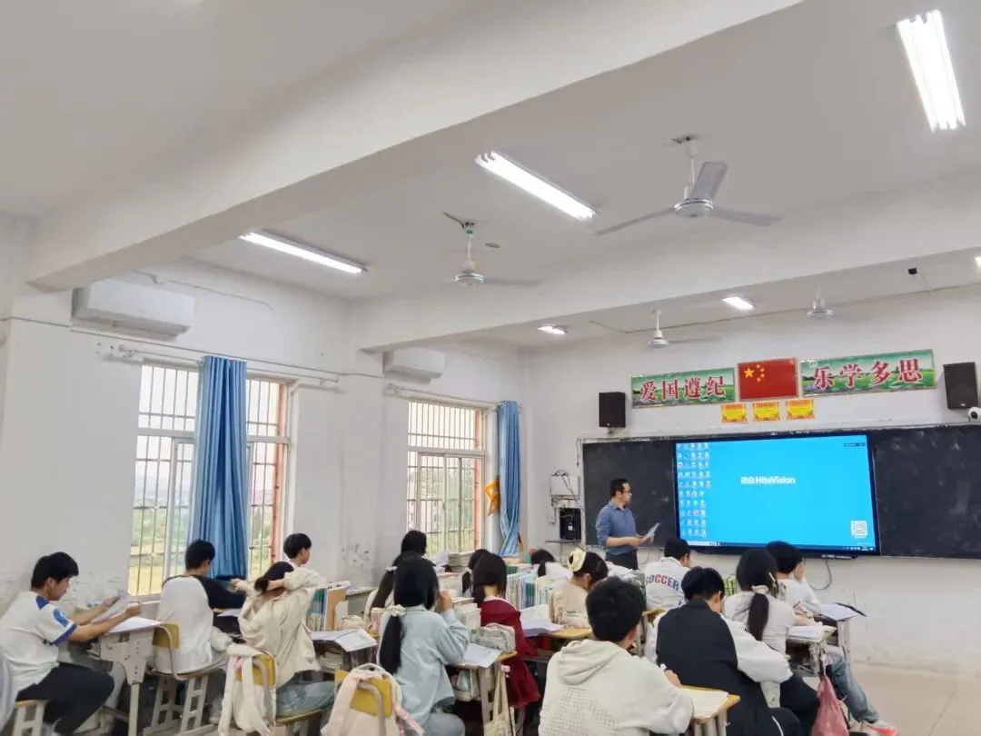 推门听课促实效 备战中考提质效 第1张