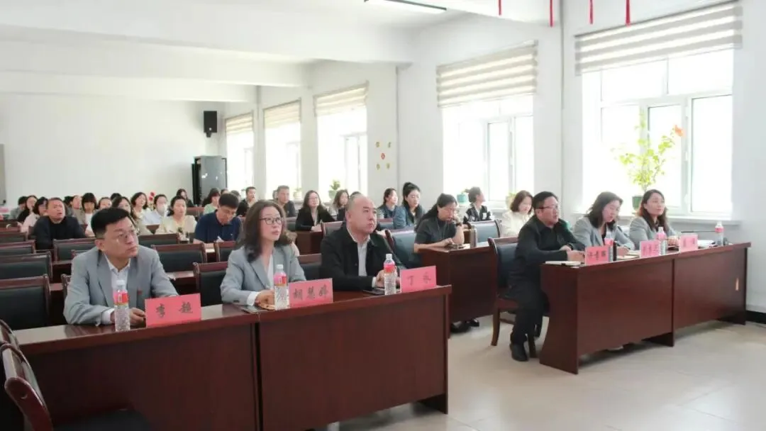 把脉模考明方向  攻坚冲刺备中考—— 海拉尔区2026年初中学业水平质量分析暨中考备考工作会议圆满召开 第3张