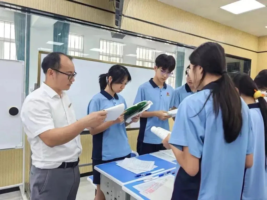 深耕教研,智胜中考:海口市龙华区山高实验学校毕业班复习与讲评纪实 第21张