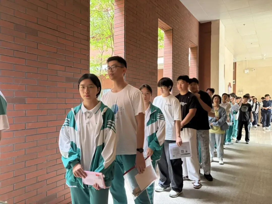 雨润锋芒,师伴远航|中考英语听说考试送考工作圆满结束 第12张 雨润锋芒,师伴远航|中考英语听说考试送考工作圆满结束 第12张