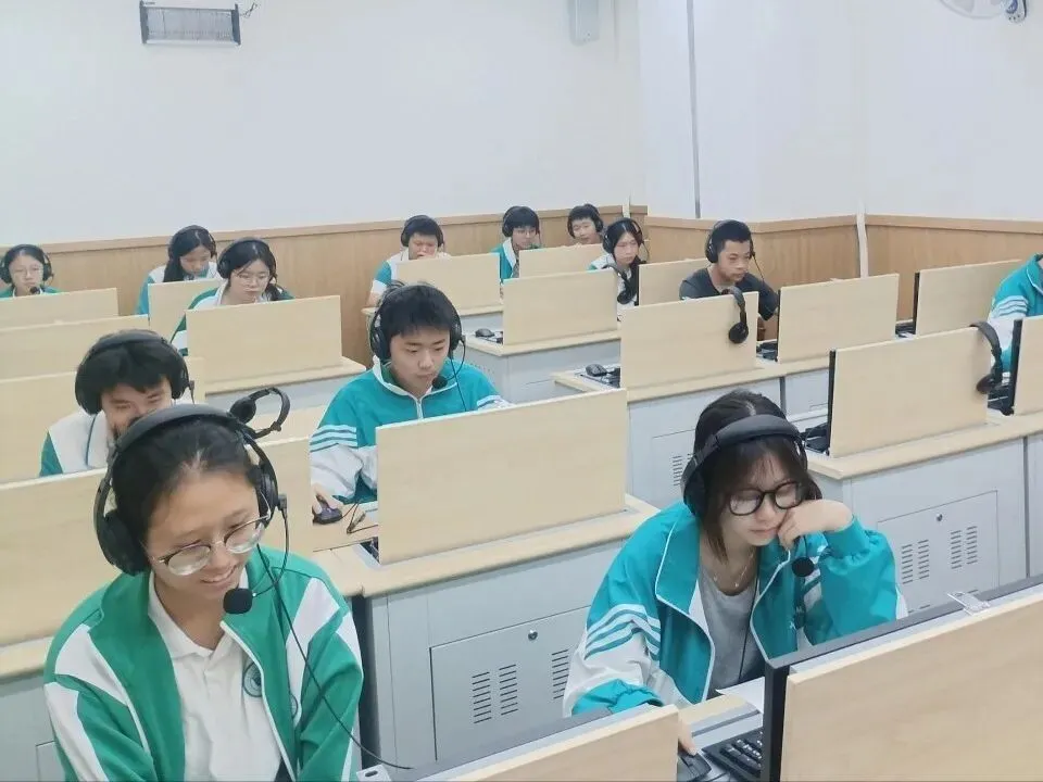 雨润锋芒,师伴远航|中考英语听说考试送考工作圆满结束 第20张 雨润锋芒,师伴远航|中考英语听说考试送考工作圆满结束 第20张