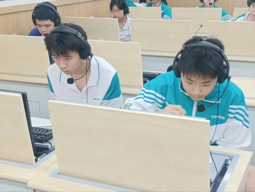 雨润锋芒,师伴远航|中考英语听说考试送考工作圆满结束 第22张 雨润锋芒,师伴远航|中考英语听说考试送考工作圆满结束 第22张