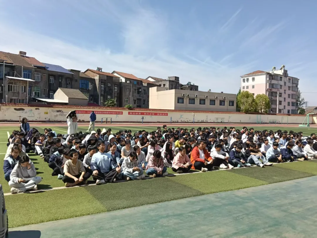 凝心聚力战地生,乘风破浪迎中考 第5张