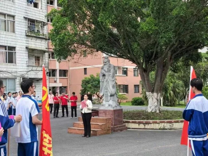 晨光为誓,决战中考! ----培丰中学九年级中考誓师大会燃情举行 第7张
