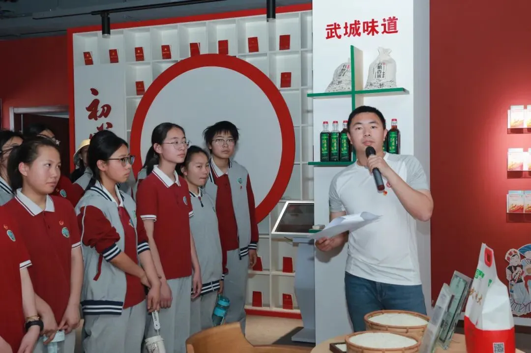坚韧毅行砺青春 研学赋能助中考——东青实验学校开展研学暨坚韧行活动 第42张