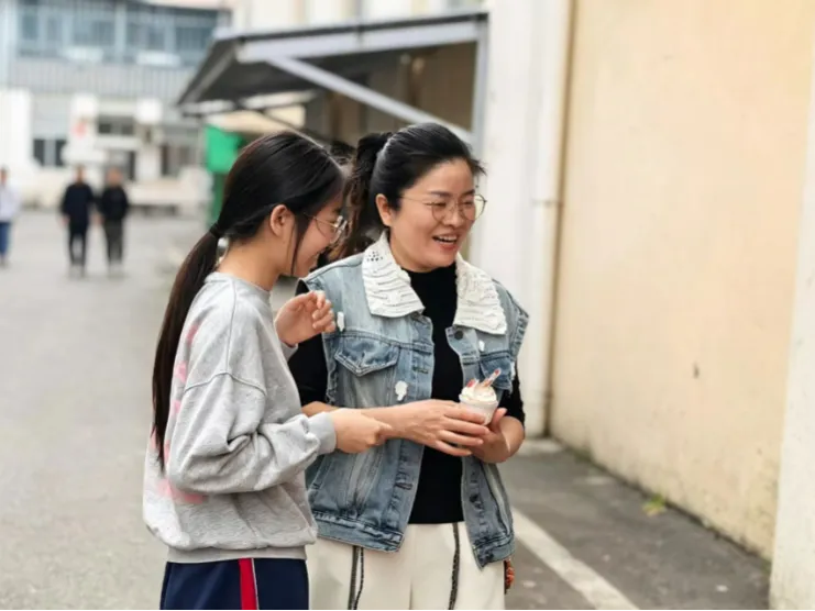 致敬母爱,携手圆梦——蓬街私立中学中考倒计时40天动员暨高中志愿填报说明会隆重举行 第24张