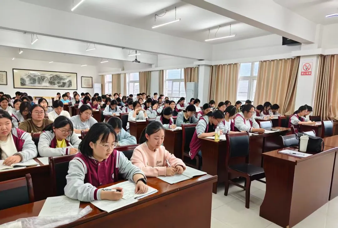 研透真题巧冲刺 凝心聚力备高考|安徽省绩溪中学开展化学、政治高三复习备考讲座 第6张