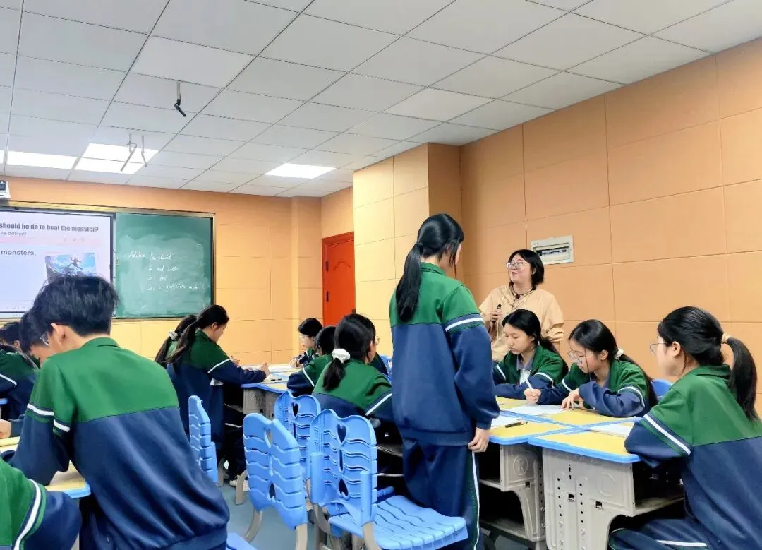 精研真题明方向,凝心聚力备学考——2026年全县初中英语学考复习研讨会成功举办 第4张