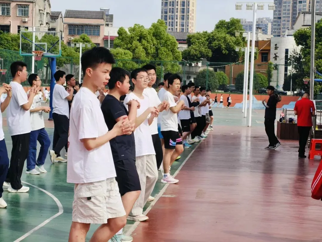 燃!那抹“城东红”,燃爆体育中考现场! 第19张