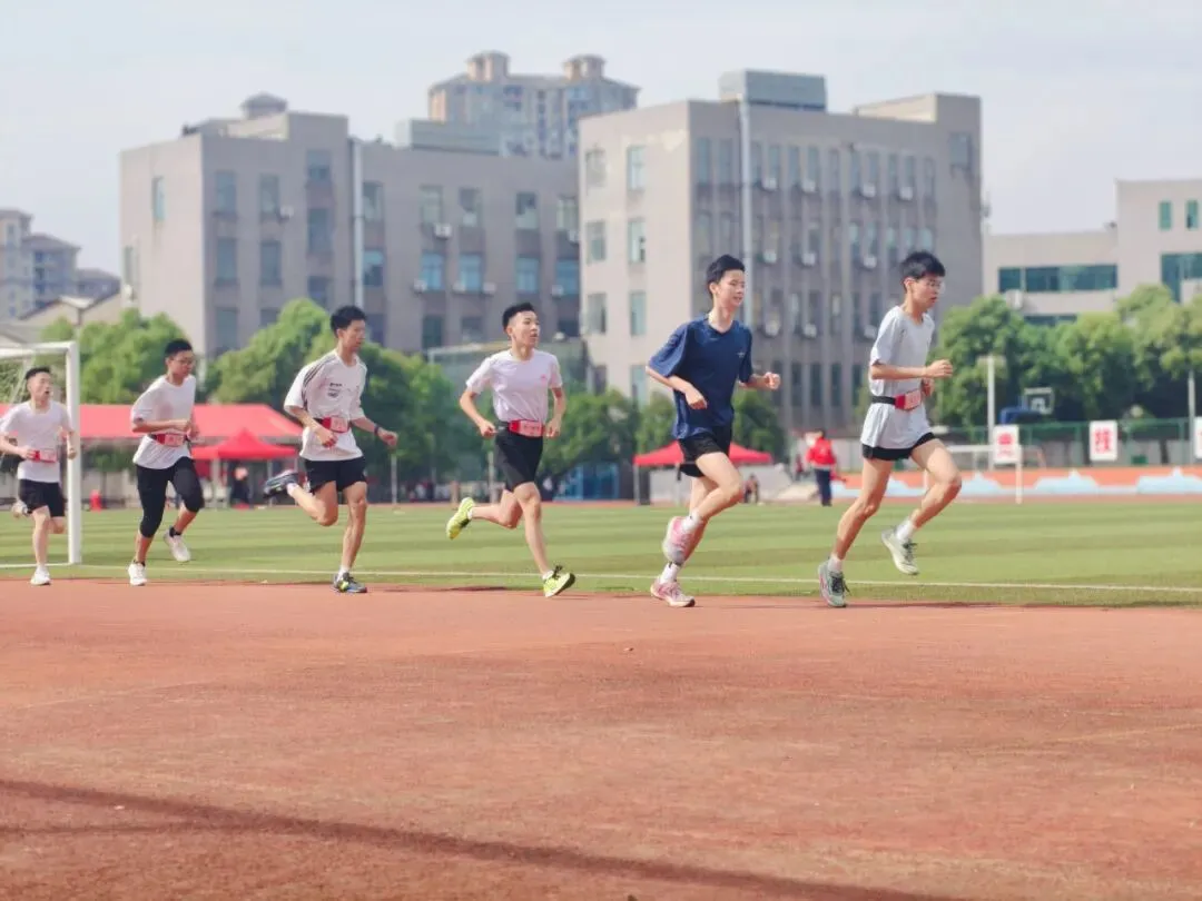 燃!那抹“城东红”,燃爆体育中考现场! 第30张