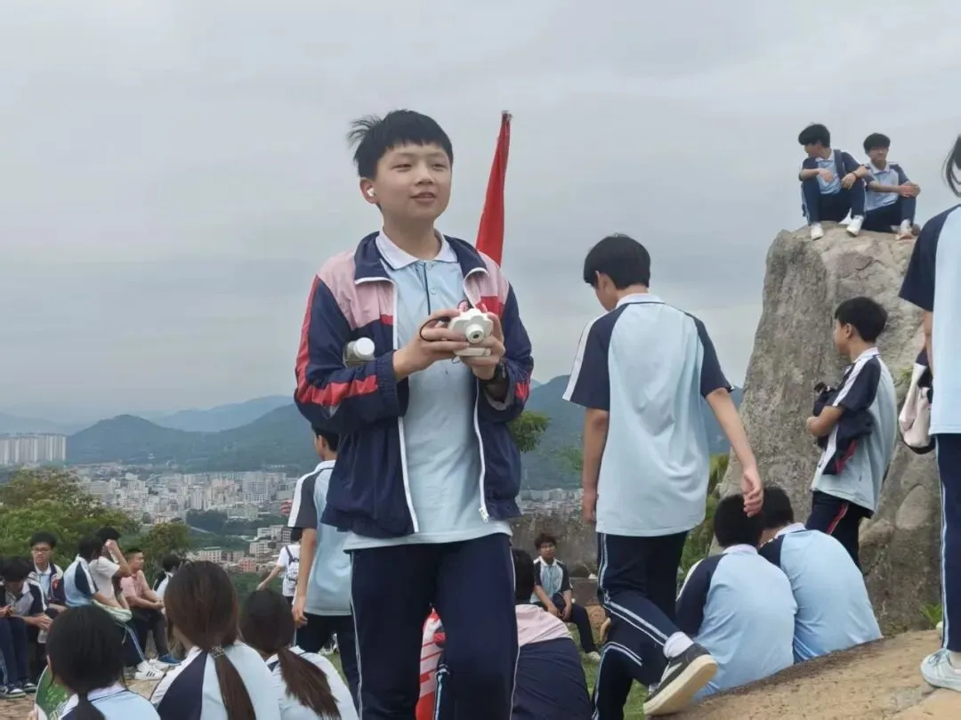 登顶九峰,决胜中考——东溪中学2026届初三毕业班九峰山徒步研学活动 第17张