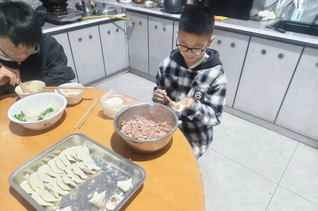 传劳动之美,承青年之志,赴中考之约||凉铭实外初中部“一班一品”班级文化建设评比活动纪实 第42张 传劳动之美,承青年之志,赴中考之约||凉铭实外初中部“一班一品”班级文化建设评比活动纪实 第42张