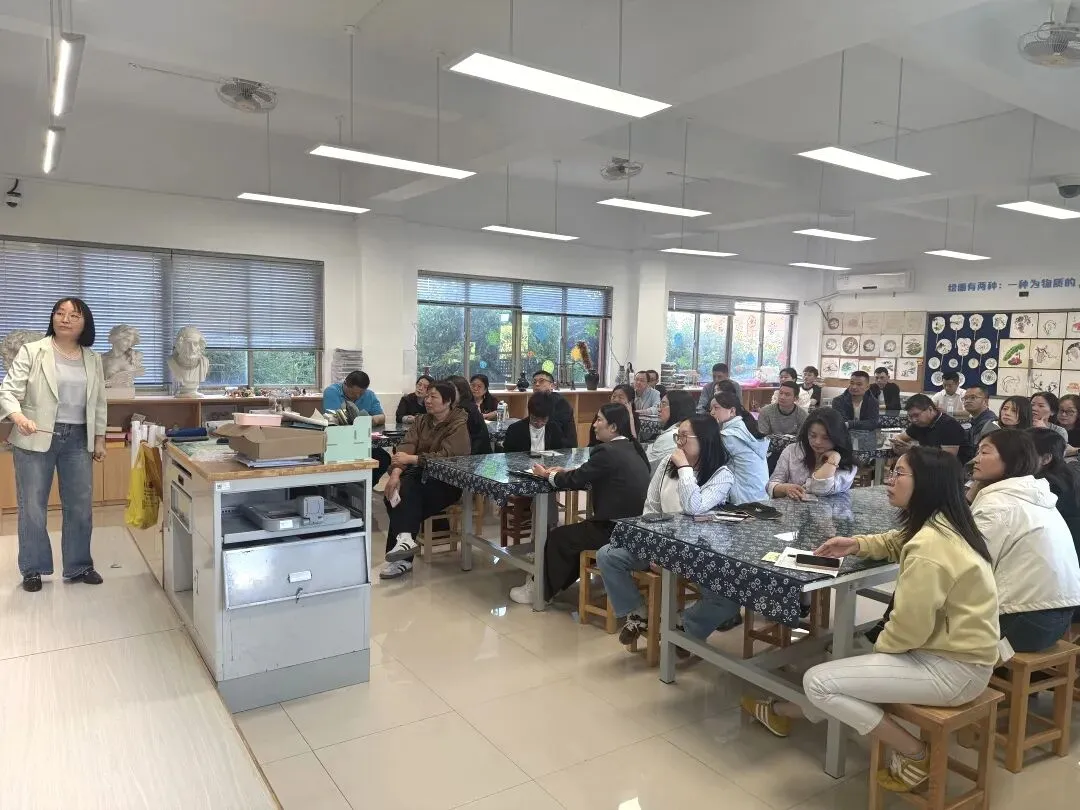 【家校共育】陪伴助力成长 携手冲刺中考——记春申湖路校区初三年级家长会 第27张 【家校共育】陪伴助力成长 携手冲刺中考——记春申湖路校区初三年级家长会 第27张