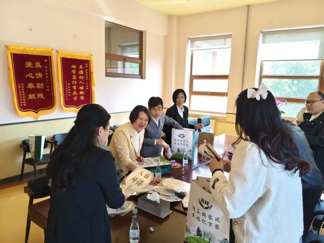 墨韵传情助中考 巾帼聚力暖校园 ——肇东市妇联走进肇东市第十一中学开展助力活动 第21张