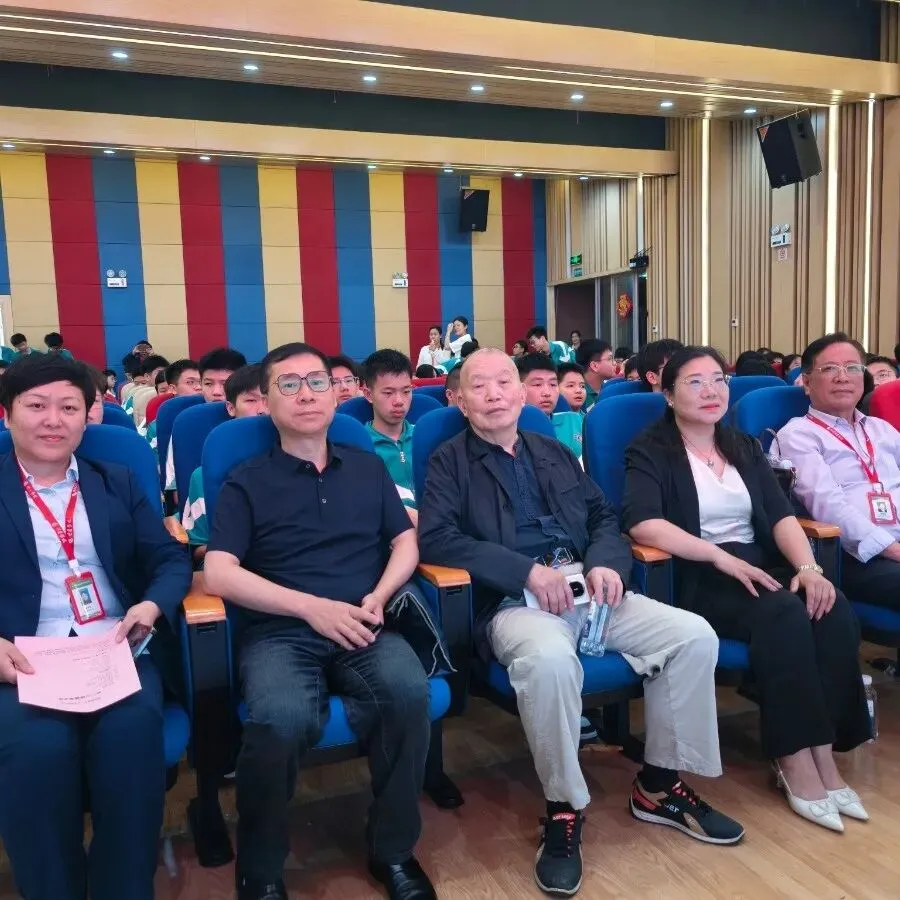 阳光心态迎中考 心理护航助成长 —— 北湖区心理健康教育进校园走进明星学校 第11张