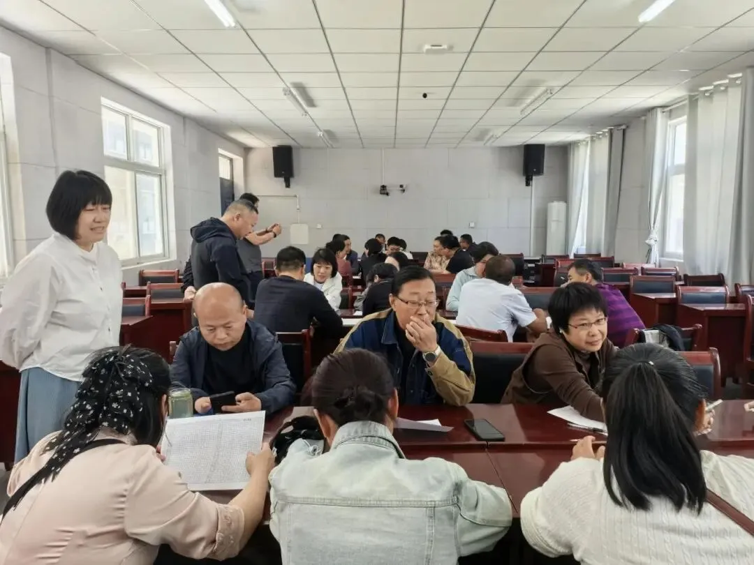 研期中考情明方向 聚团队合力促提升——淮阳中学初中部九年级开展期中班级教研活动 第1张