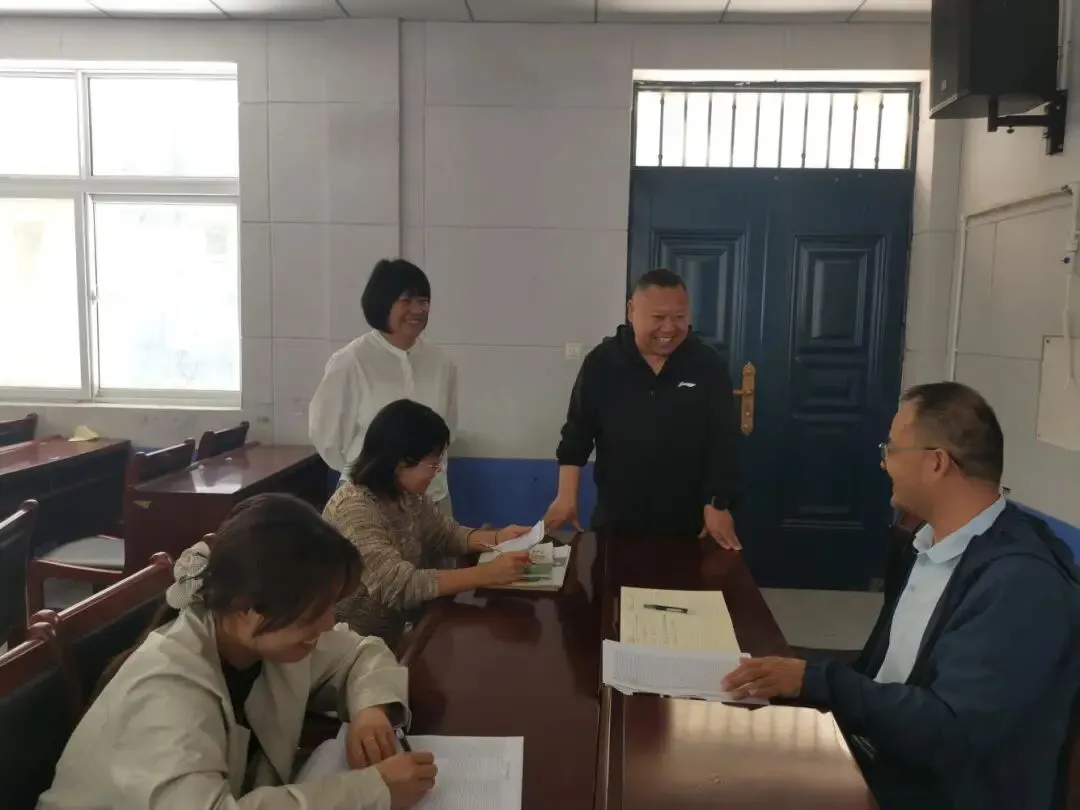 研期中考情明方向 聚团队合力促提升——淮阳中学初中部九年级开展期中班级教研活动 第4张