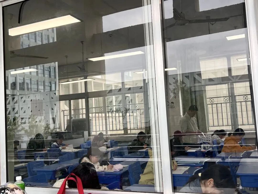 徐州市第五届中考美术特长生模拟联考暨沈阳翼众东北美术学校徐州校考圆满结束! 第11张 徐州市第五届中考美术特长生模拟联考暨沈阳翼众东北美术学校徐州校考圆满结束! 第11张