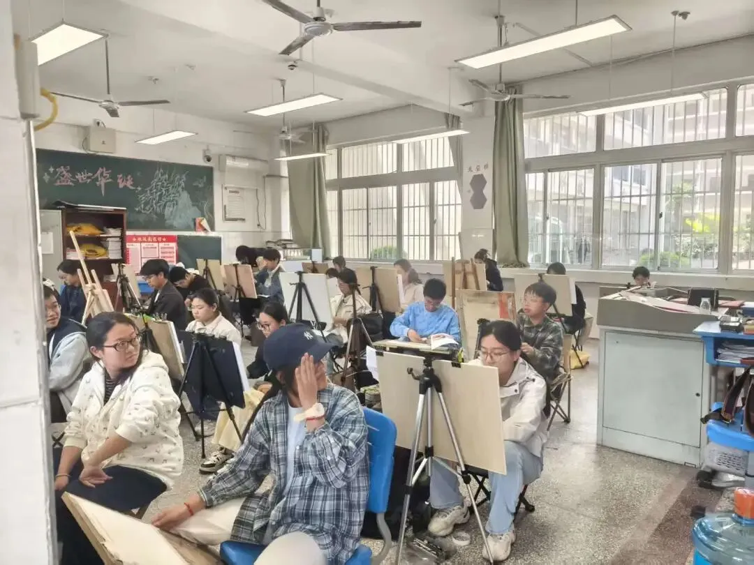 徐州市第五届中考美术特长生模拟联考暨沈阳翼众东北美术学校徐州校考圆满结束! 第12张 徐州市第五届中考美术特长生模拟联考暨沈阳翼众东北美术学校徐州校考圆满结束! 第12张