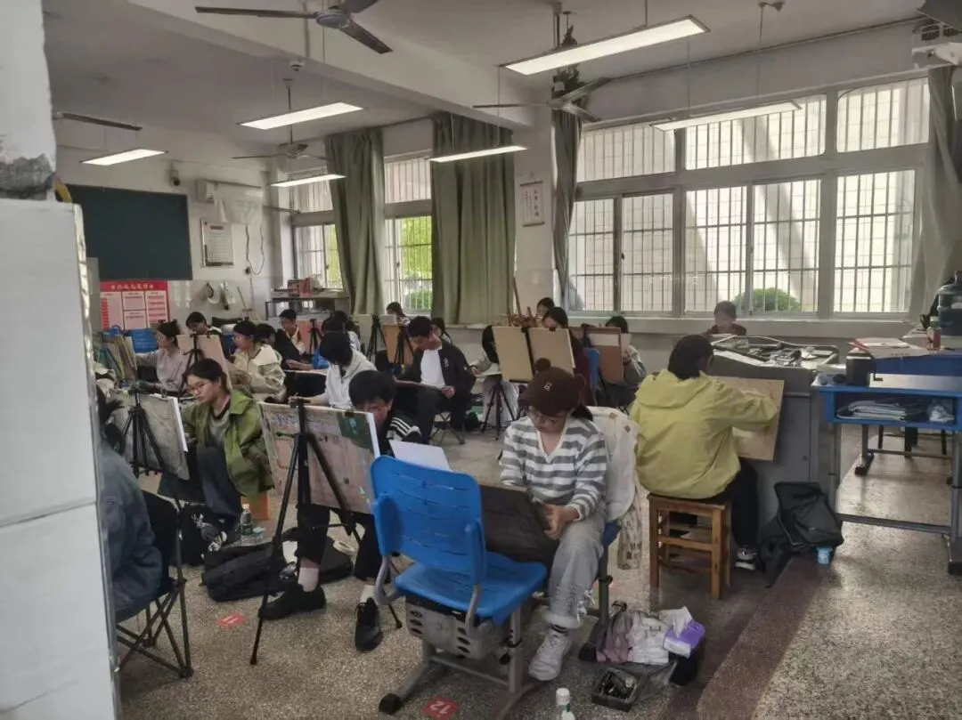 徐州市第五届中考美术特长生模拟联考暨沈阳翼众东北美术学校徐州校考圆满结束! 第14张 徐州市第五届中考美术特长生模拟联考暨沈阳翼众东北美术学校徐州校考圆满结束! 第14张