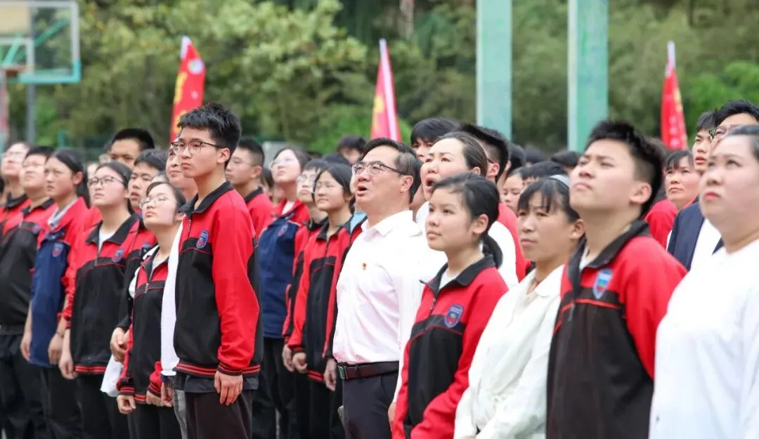 决战中考,点亮未来 ——瓮安四中举行中考励志演讲 第34张
